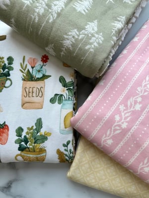 Pre-Printed Knit Fabric Scrap Box (small)