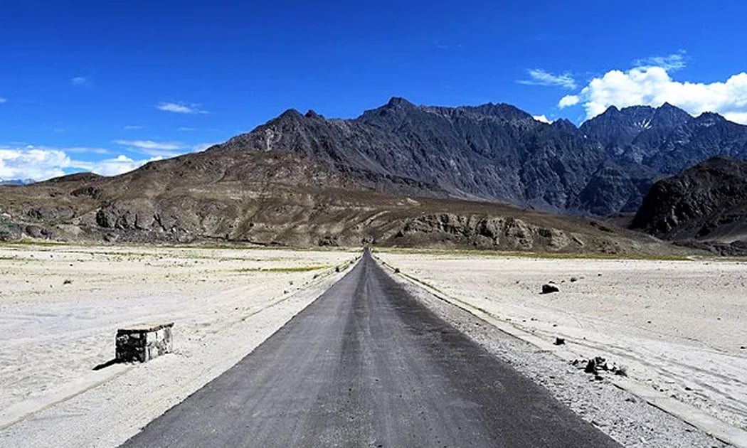 6 Days Skardu & Hunza By Air Tour