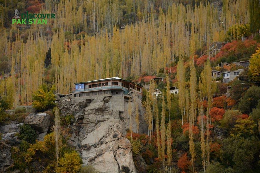 4-Day Hunza: Khunjerab Pass, Attabad Lake & Passu