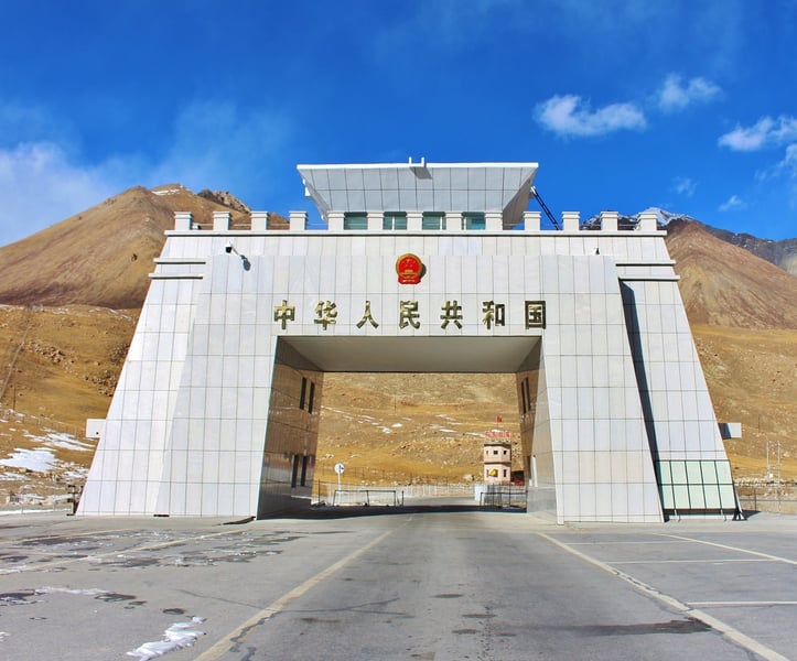 6-Day Fly-In Tour: Hunza, Khunjerab & Skardu