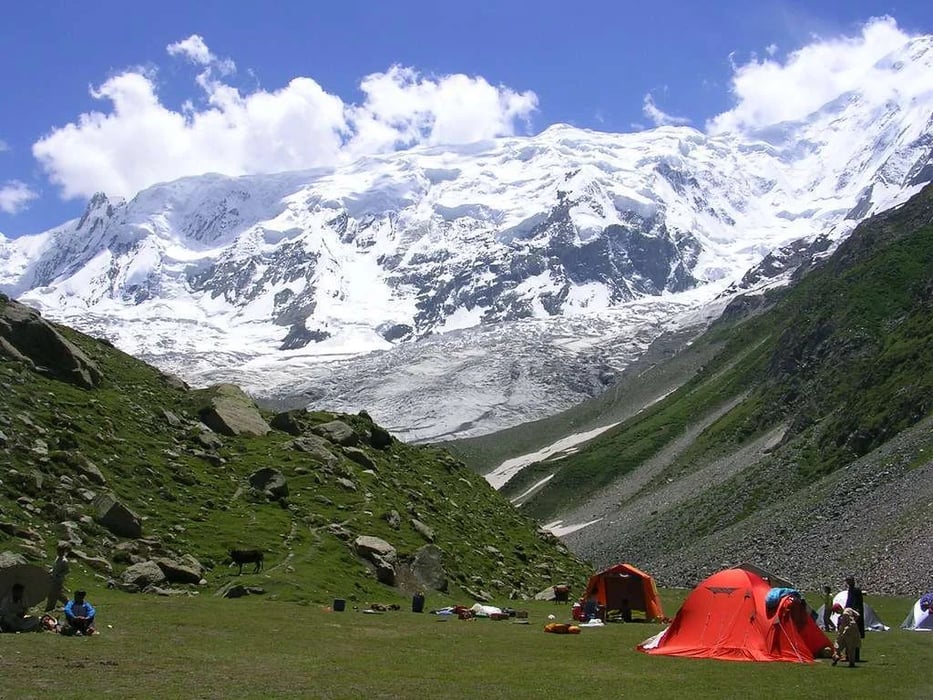 12 Days Rakaposhi and Diran Peak Trekking