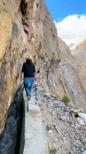 Trek to Death Track (Sarfa-Lam)