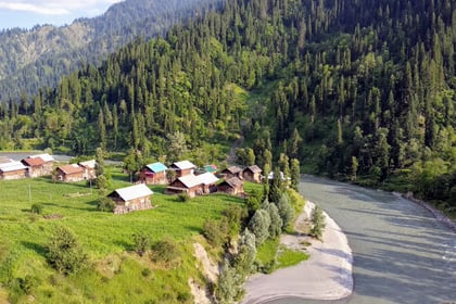 4-Day Neelum Valley: Keran, Sharda, and Pir Chinas