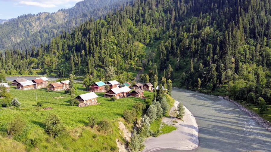4-Day Neelum Valley: Keran, Sharda, and Pir Chinas