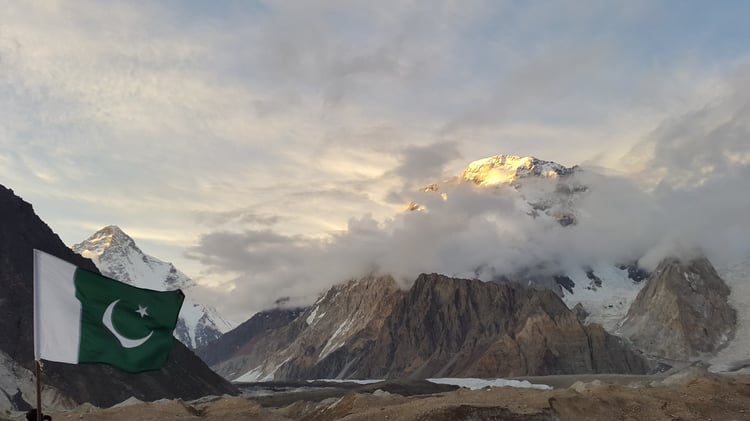 20-Day Trek & Climb: Hushe, Ghondogoro, K6 and K7