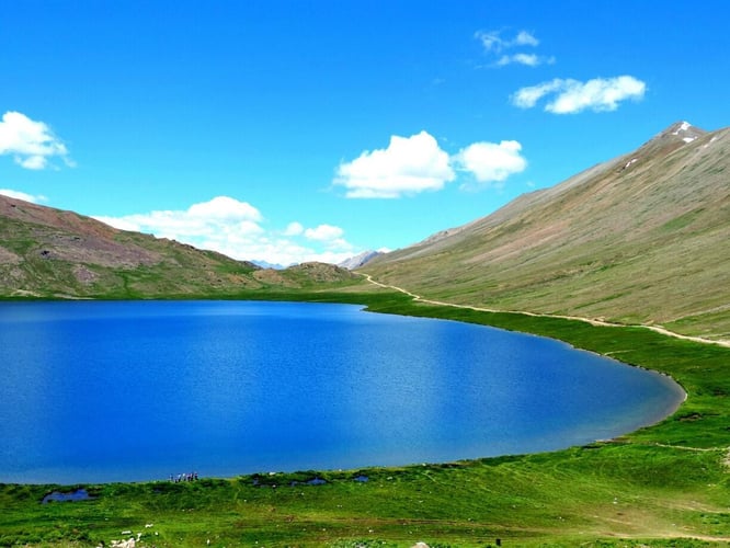 14-Day Nangma Valley & Fairy Meadows Tour