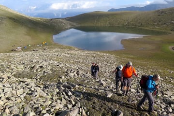 Rush Lake Trek: Alpine Lake & Lush Meadows