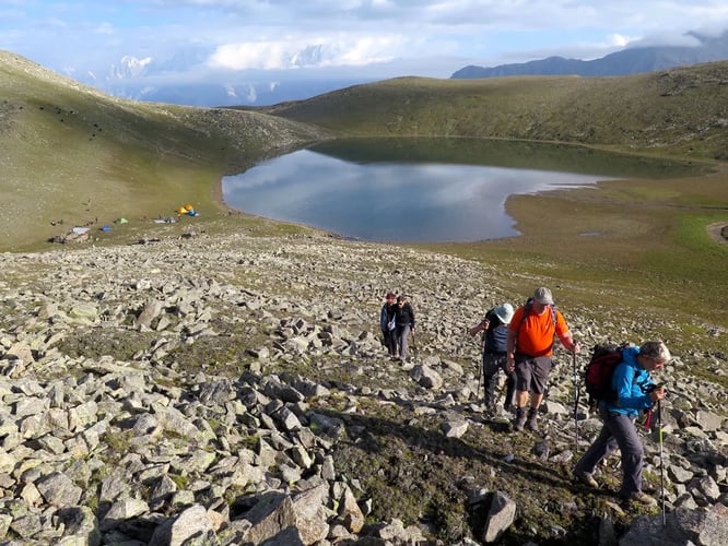 Rush Lake Trek: Alpine Lake & Lush Meadows