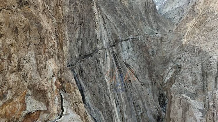 Trek to Death Track (Sarfa-Lam)