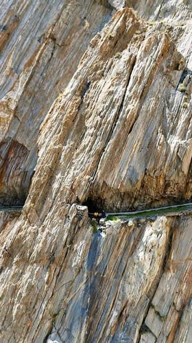 Trek to Death Track (Sarfa-Lam)