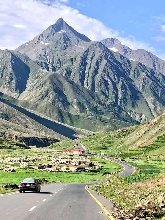 Experience Hunza Valley Jeep Safari