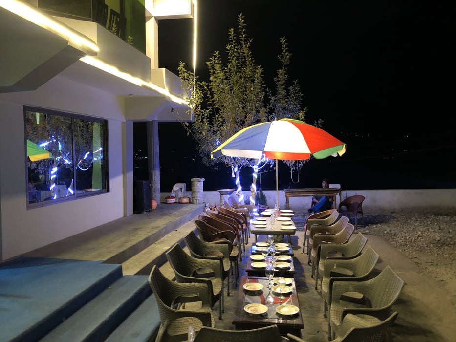 Hotel Hunza White House