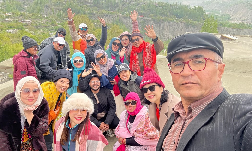 6 Days Hunza Valley By Road Honeymoon Tour