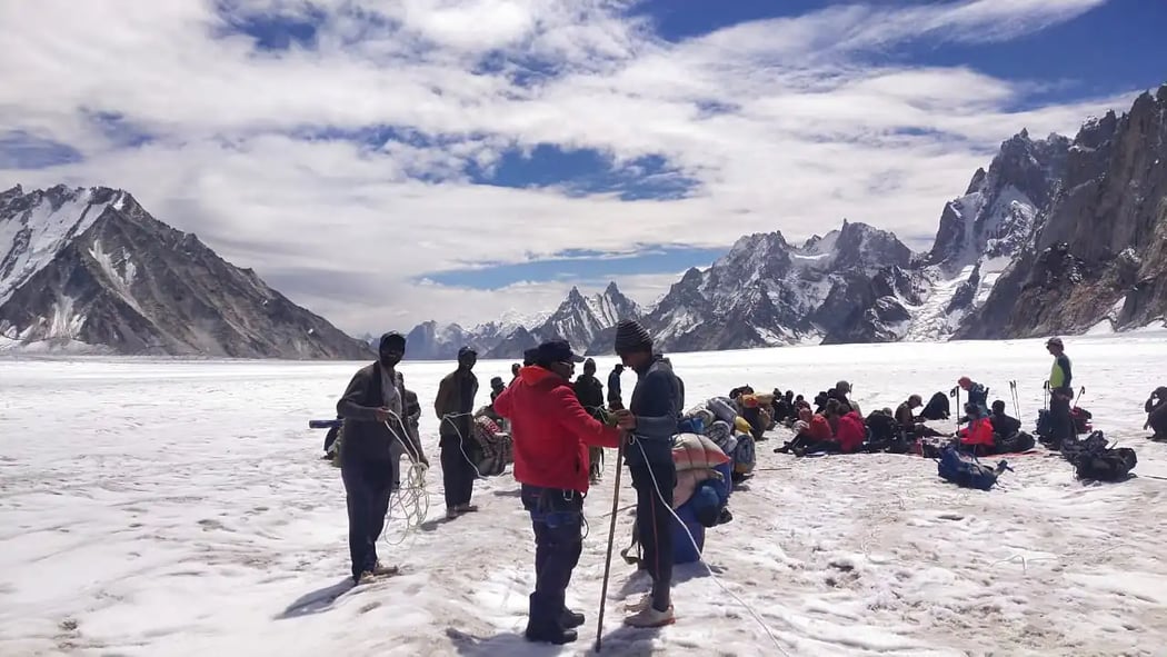 Snow Lake & Hisper La Trek - 4,877m