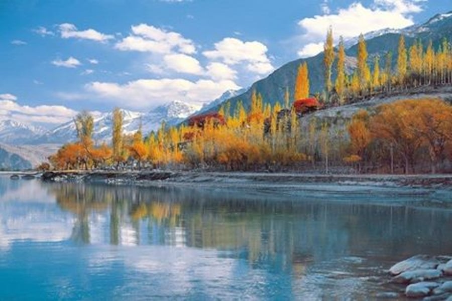 6-Day Fly-In Tour: Hunza, Khunjerab & Skardu