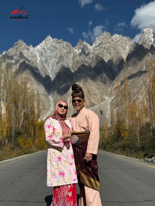 8-Day Hunza, Attabad Lake, Hopper Valley Tour