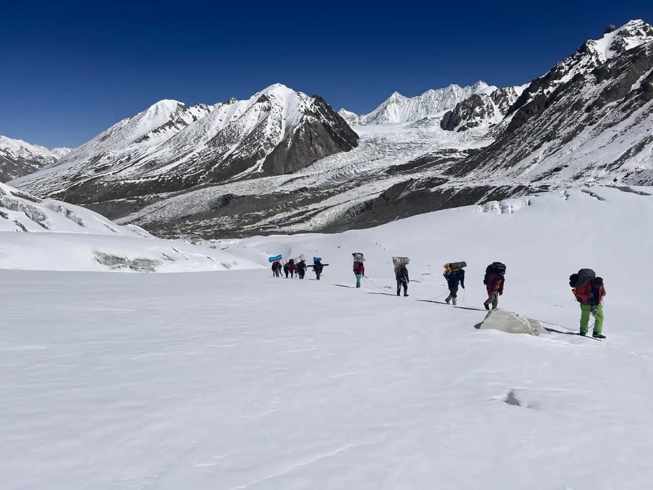Snow Lake & Hisper La Trek - 4,877m