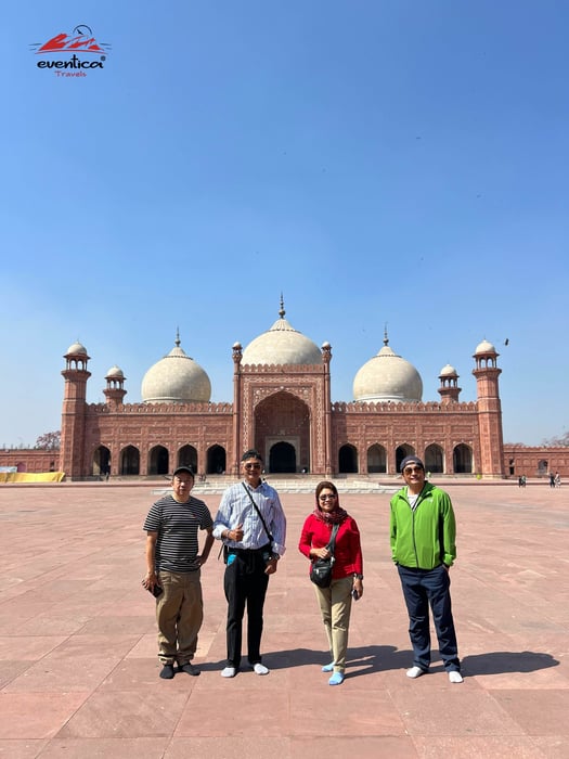 11-Day Karachi, Sehwan, Multan & Lahore Tour