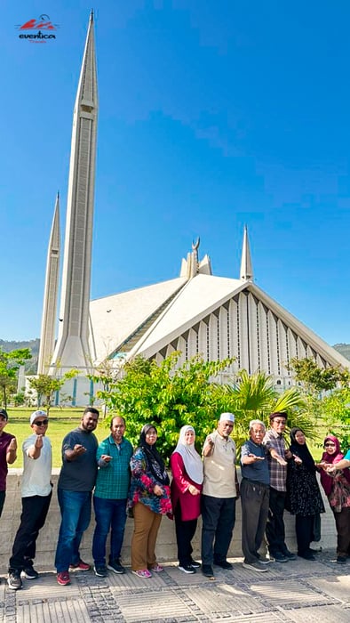 8-Day Hunza, Attabad Lake, Hopper Valley Tour