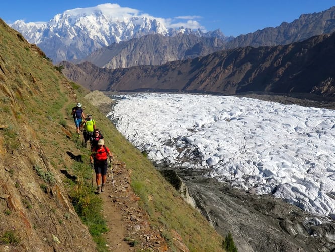Rush Lake Trek: Alpine Lake & Lush Meadows