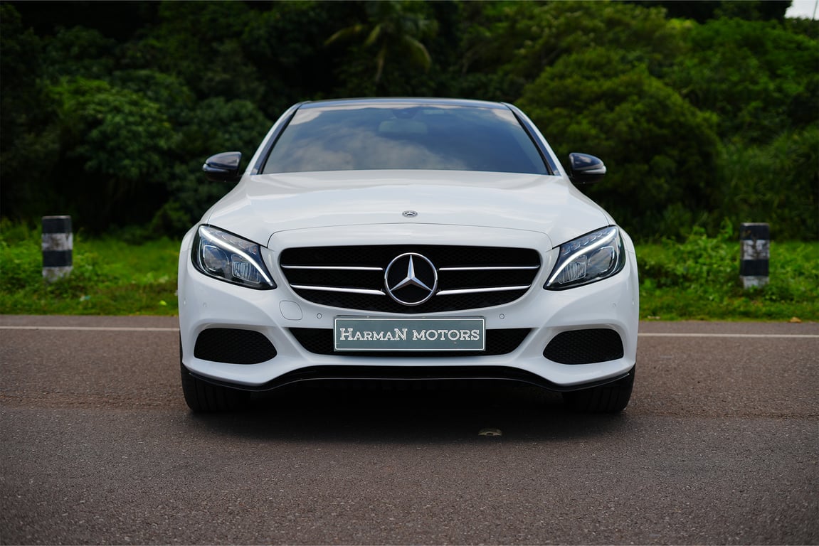 MERCEDES-BENZ C220D