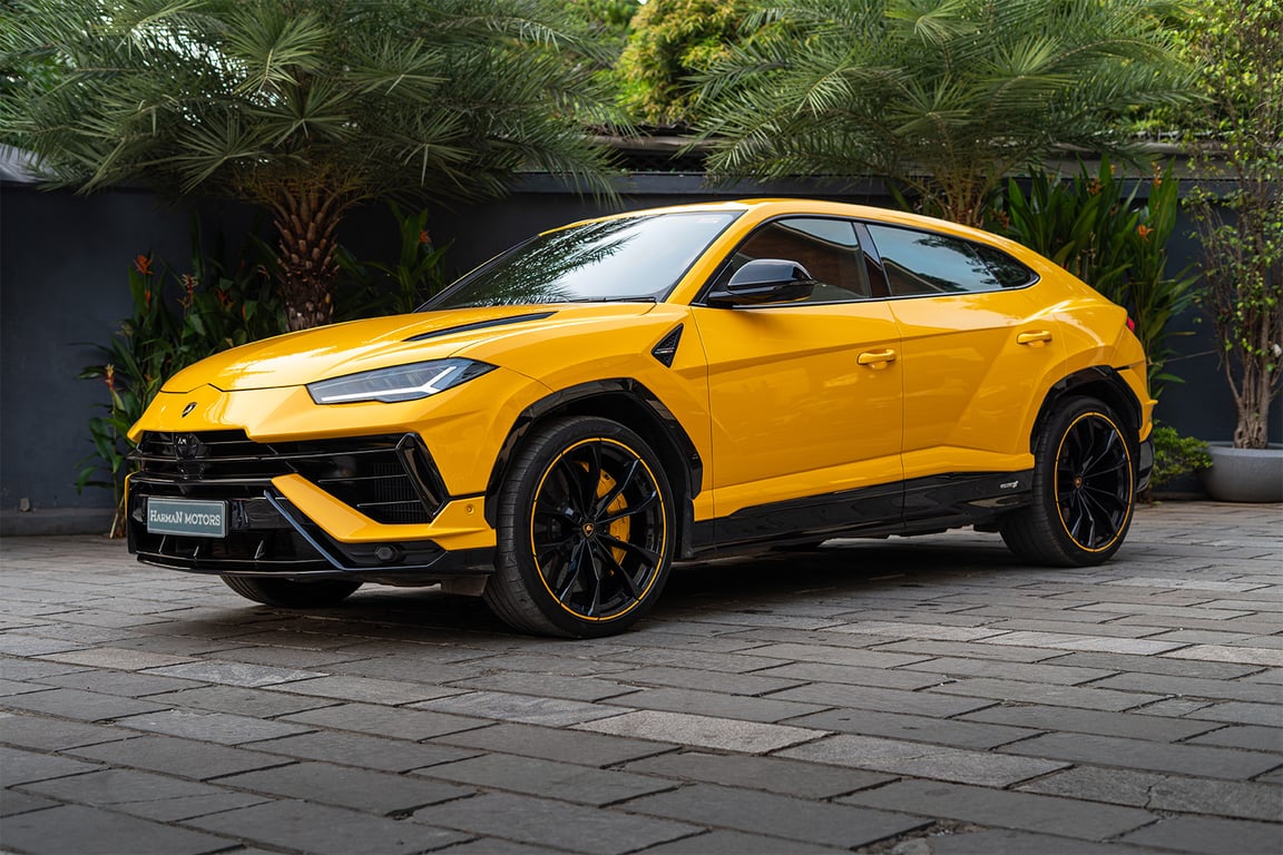 LAMBORGHINI URUS S