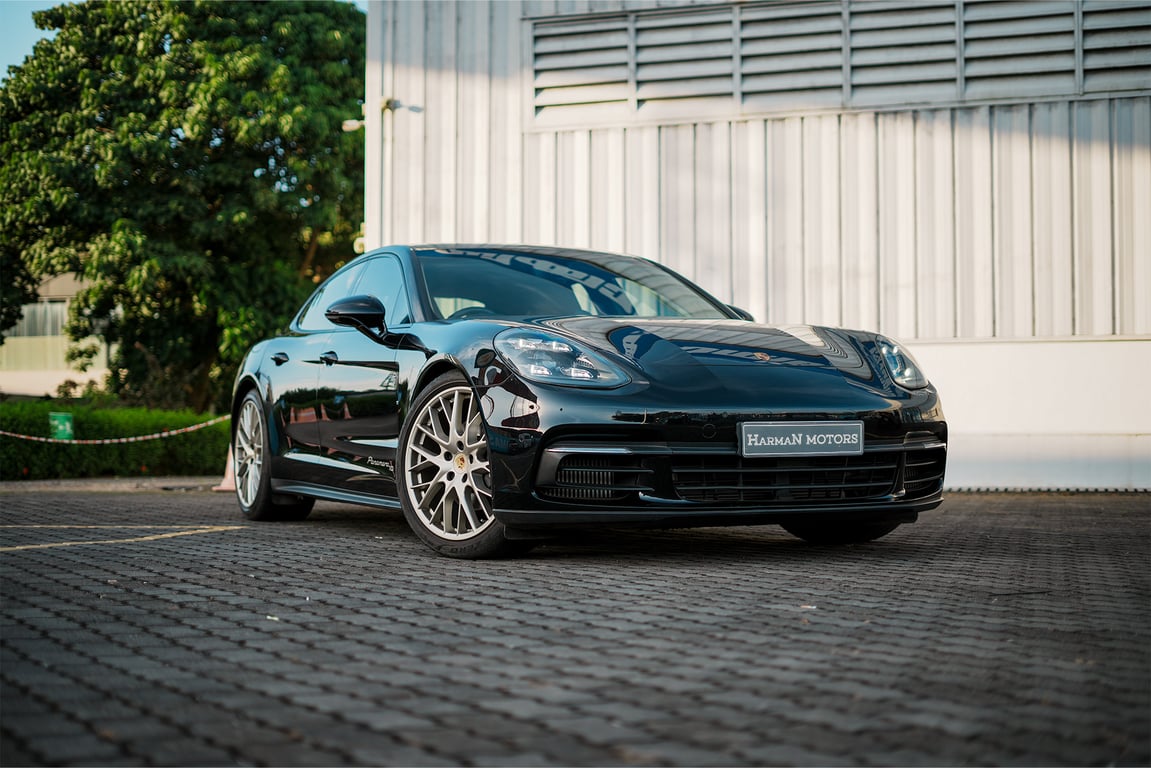PORSCHE PANAMERA 4 10 YEARS EDITION