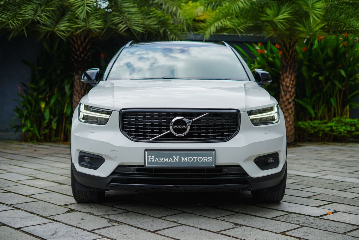 VOLVO XC40 T4