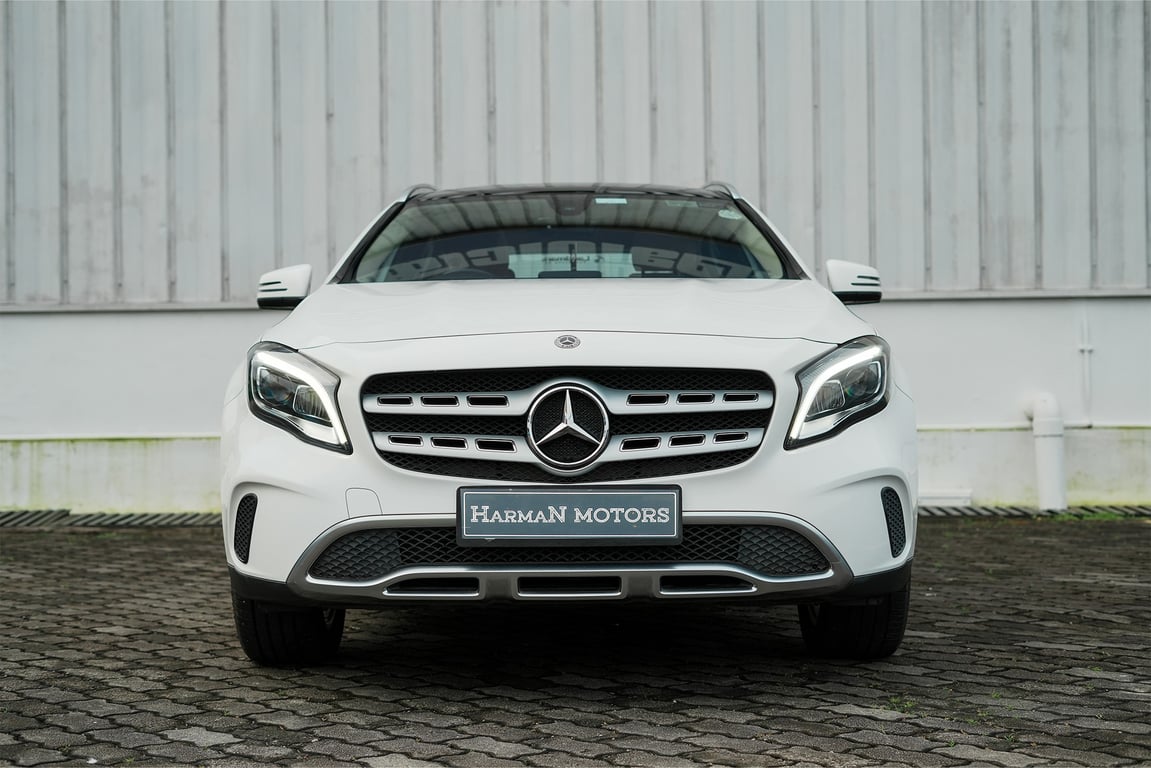 MERCEDES-BENZ GLA 200D