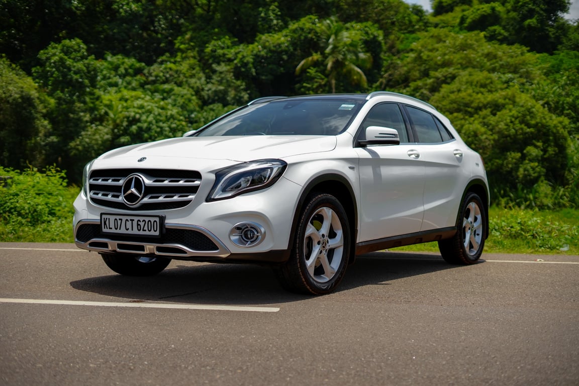 MERCEDES-BENZ GLA 200