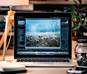 Grafik tasarım için laptop gereksinimleri