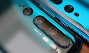 Xiaomi telefonlarda kamera yazısı nasıl kapatılır?