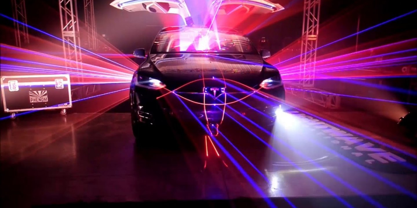 Tesla Light Show özelliğini duyurdu
