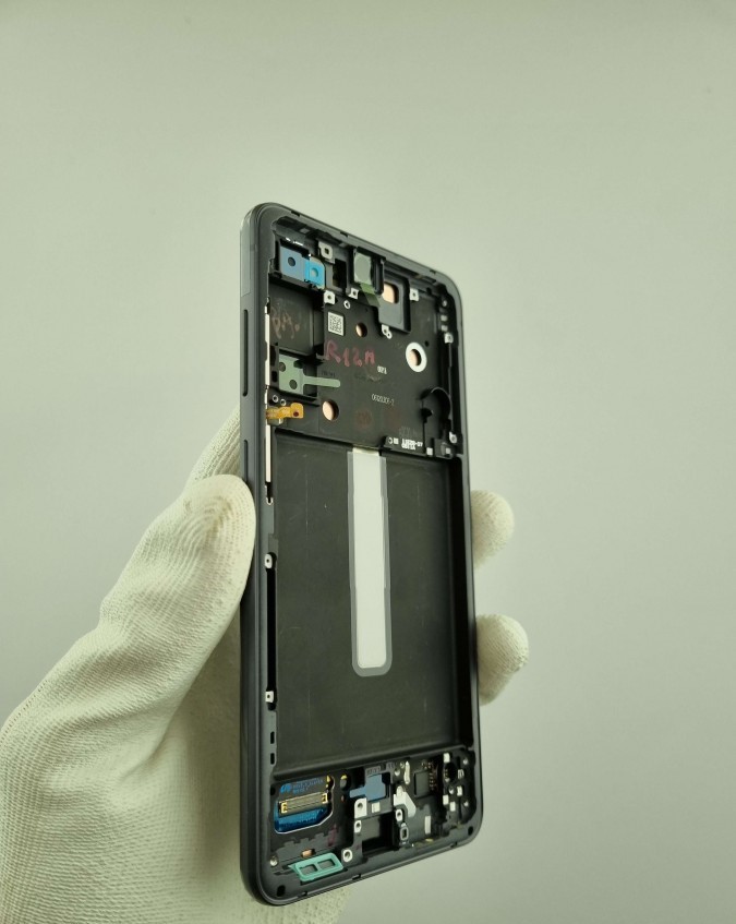 galaxy s21 fe nin cep yakacak ekran tamir ucreti sizdirildi 2