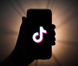 TikTok, ışığa duyarlı videolara epilepsi uyarısı mı ekleyecek?