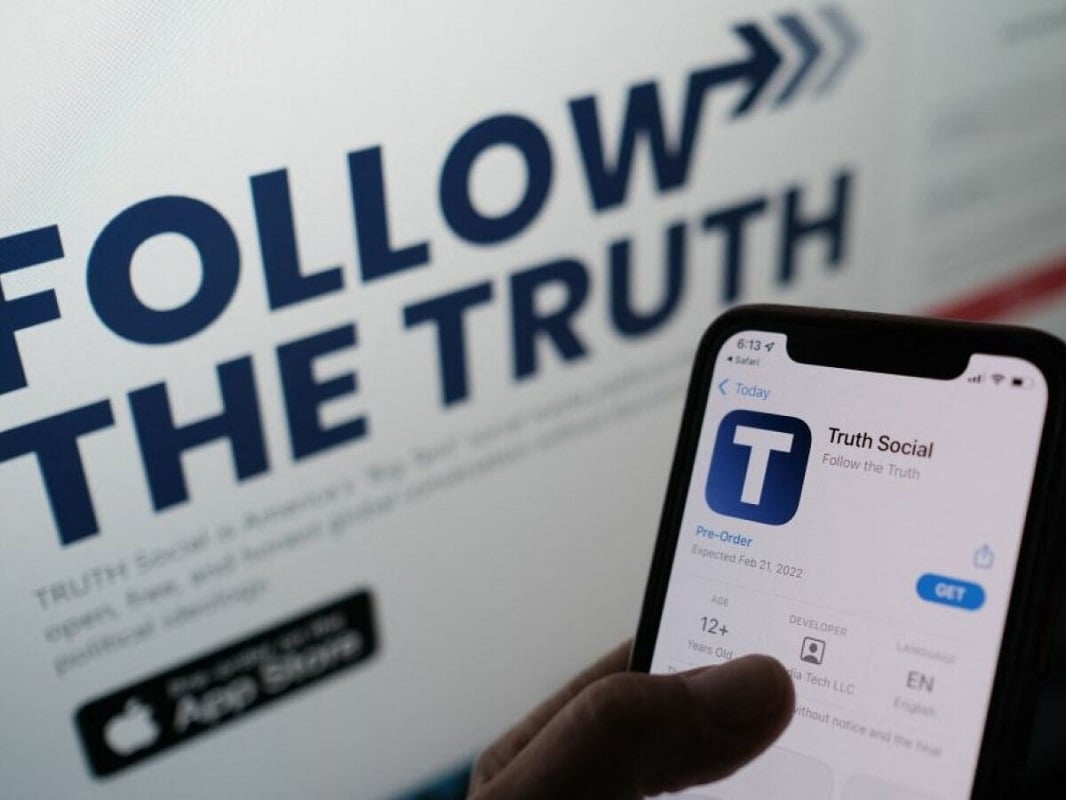 Trump'ın, sosyal medya uygulaması App Store'un bir numarası oldu 67