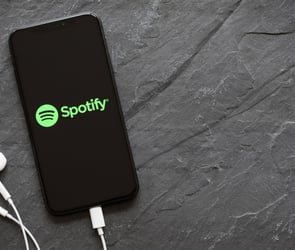 Spotify'ı abone olmadan kullanmak için 4 neden