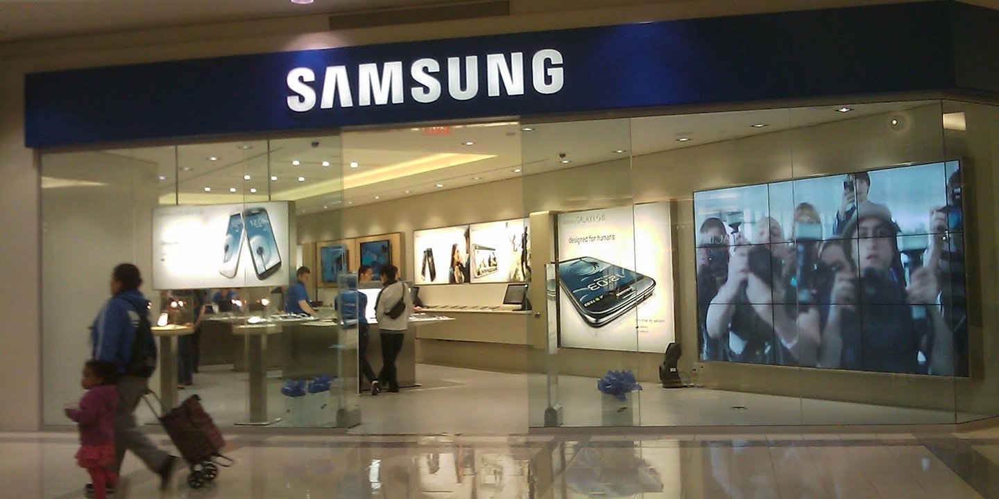 Samsung Galaxy S22 kullanıcılarından özür diledi