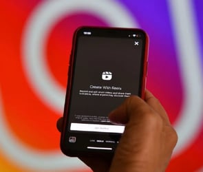 Facebook Clubhouse ile rekabetten vazgeçti