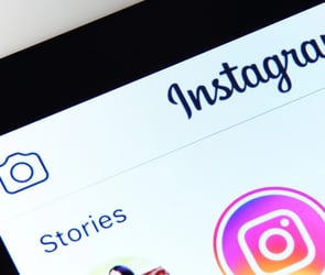 Instagram Hikayeler, izlenen hikayeleri tekrar tekrar gösteriyor
