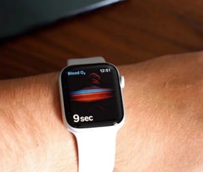 Apple Watch kullanıcılarının hasta olduğunu tespit edebilecek