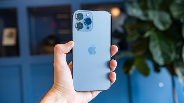 iPhone 15 Pro Max ve 16 Pro periskop kamera ile öne çıkacak 67