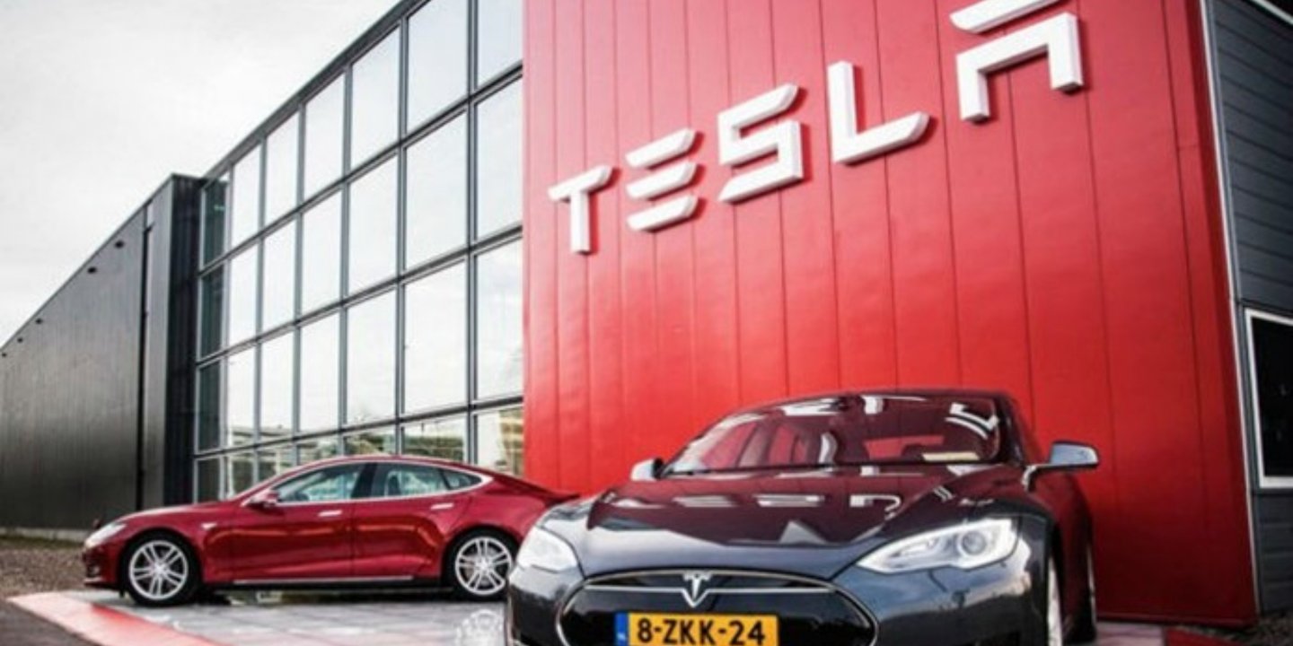 Tesla İstanbul mağazası için eleman ilanı açtı