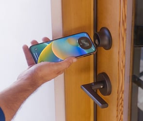 apple 330 dolarlik fiziksel kilit tasarladi