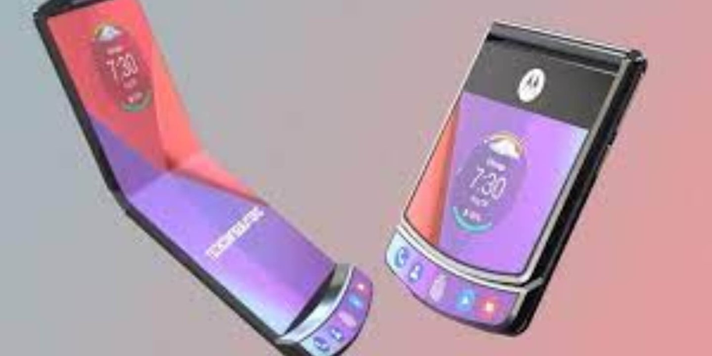 Motorola yeni katlanabilir telefonunu resmi olarak paylaştı 1 motorola