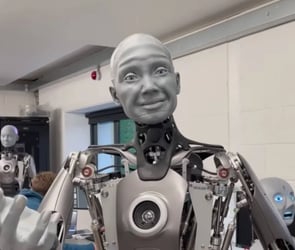 insansi-robot-ameca-bu-sefer-yeni-ozelliklerle-geri-dondu