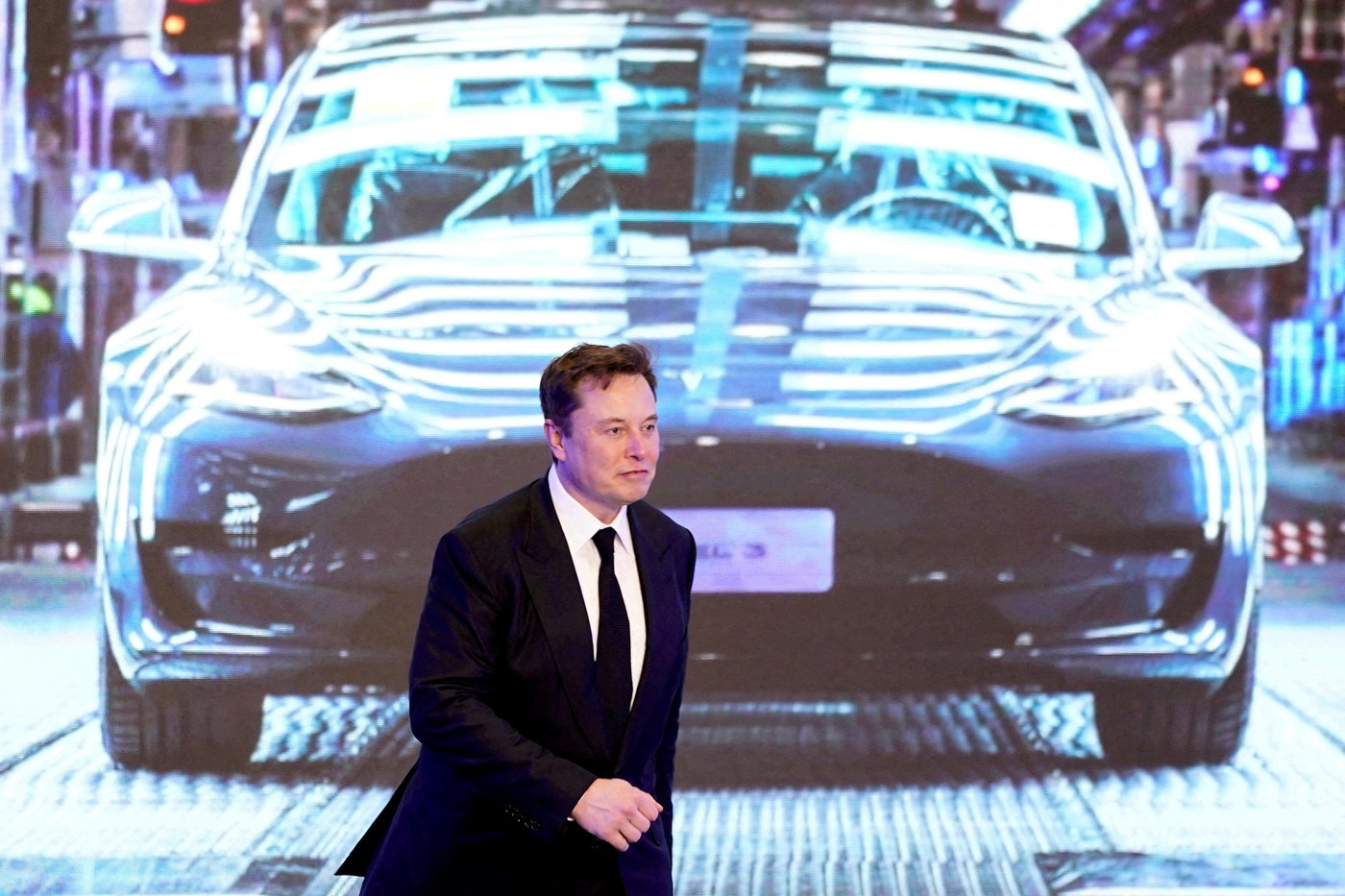 Tesla Tahminleri Geride Bırakarak 24,3 Milyar Dolar Gelir Bildirdi! 65 Tesla gelir