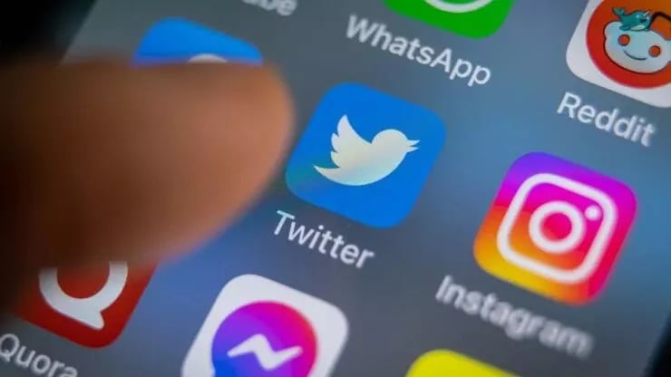 twitter genel merkezdeki ofis mobilyalarini acik artirmaya cikarildi