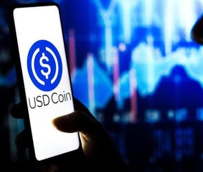 Stablecoin USDC Yükselişe Geçerek Neredeyse 1 Doları Geri Kazanıyor