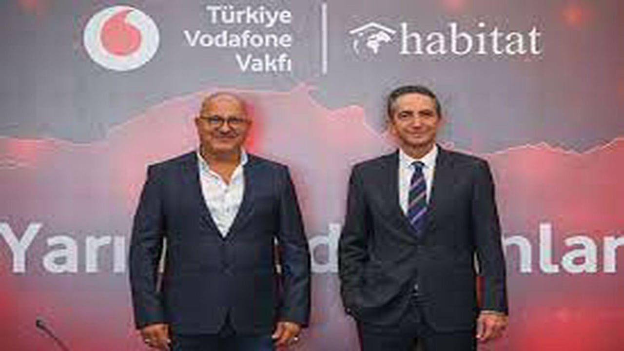 Adıyaman’da “Yarını Kodlayanlar Sosyal Hayata Destek” projesi başlıyor 65 Türkiye Vodafone Vakfı ve Habitat Derneği’nin işbirliğinin katkılarıyla yürütülen “Yarını Kodlayanlar” programı içeriğinde afet bölgesindeki çocukların eğitimine katkıda bulunmak için yeni bir proje başlatıldı.